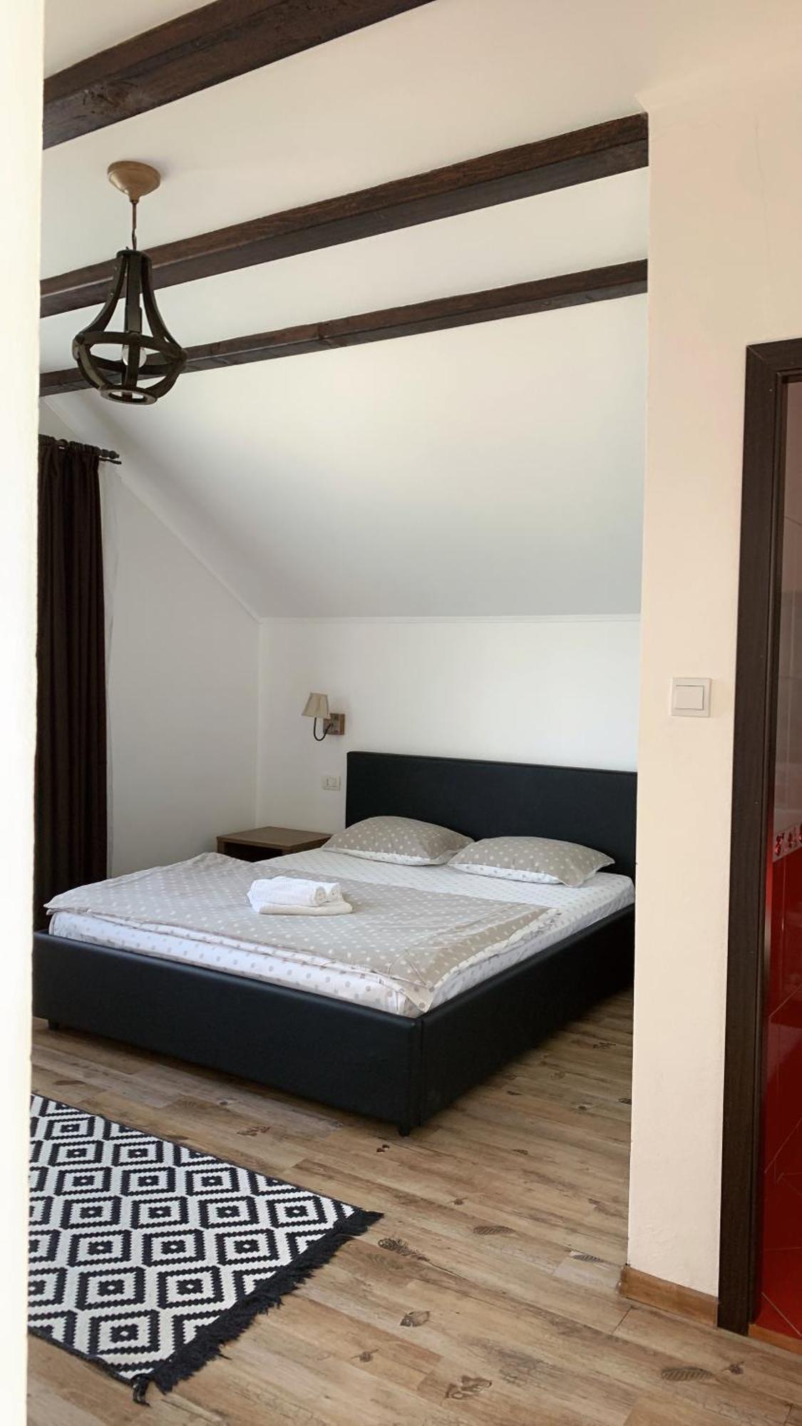Milostea Casa Paunescu מראה חיצוני תמונה
